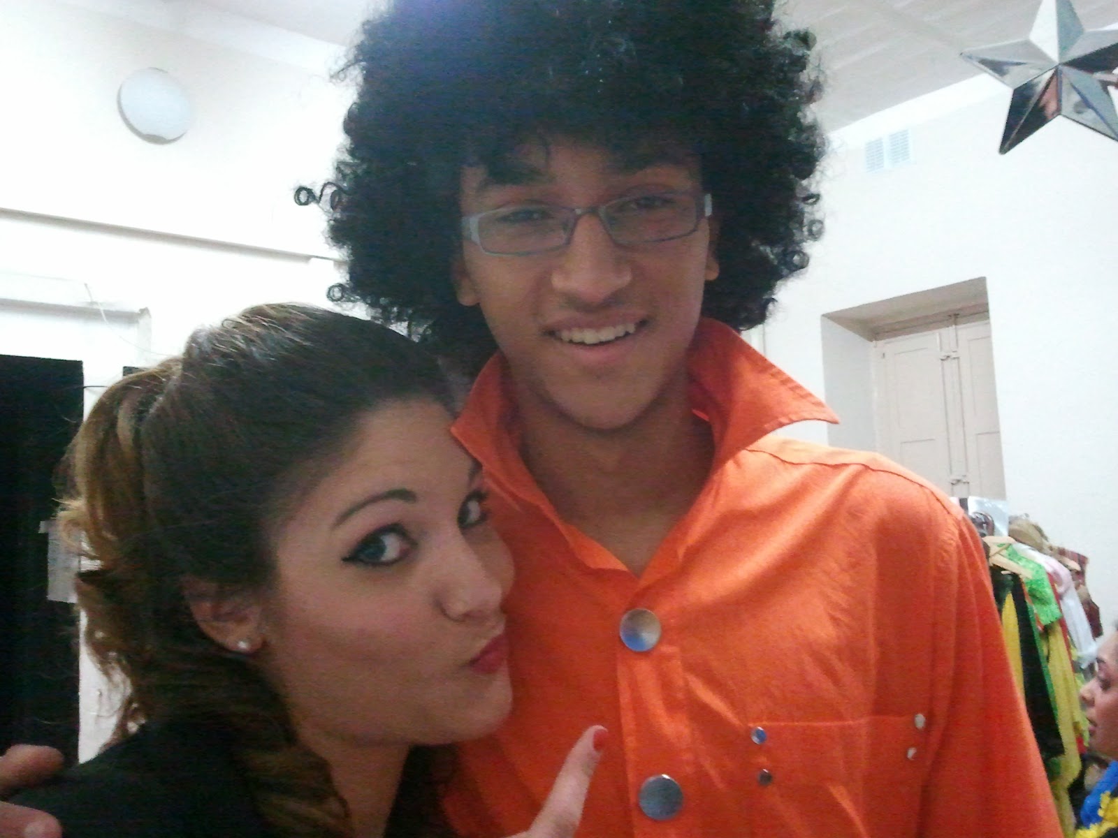 Hahahaha, gotta love that wig! ...